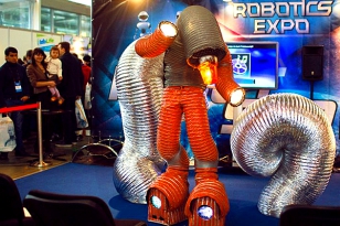 Exhibitions of industrial and service robots in 2014 — in Russia and around the globe