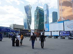 На выставке «МЕТАЛЛОБРАБОТКА» специалисты компании «ФРЕШЭКСПО» построили эксклюзивный выставочный стенд для компаний «Робур Интернейшнл» и «Salvagnini».